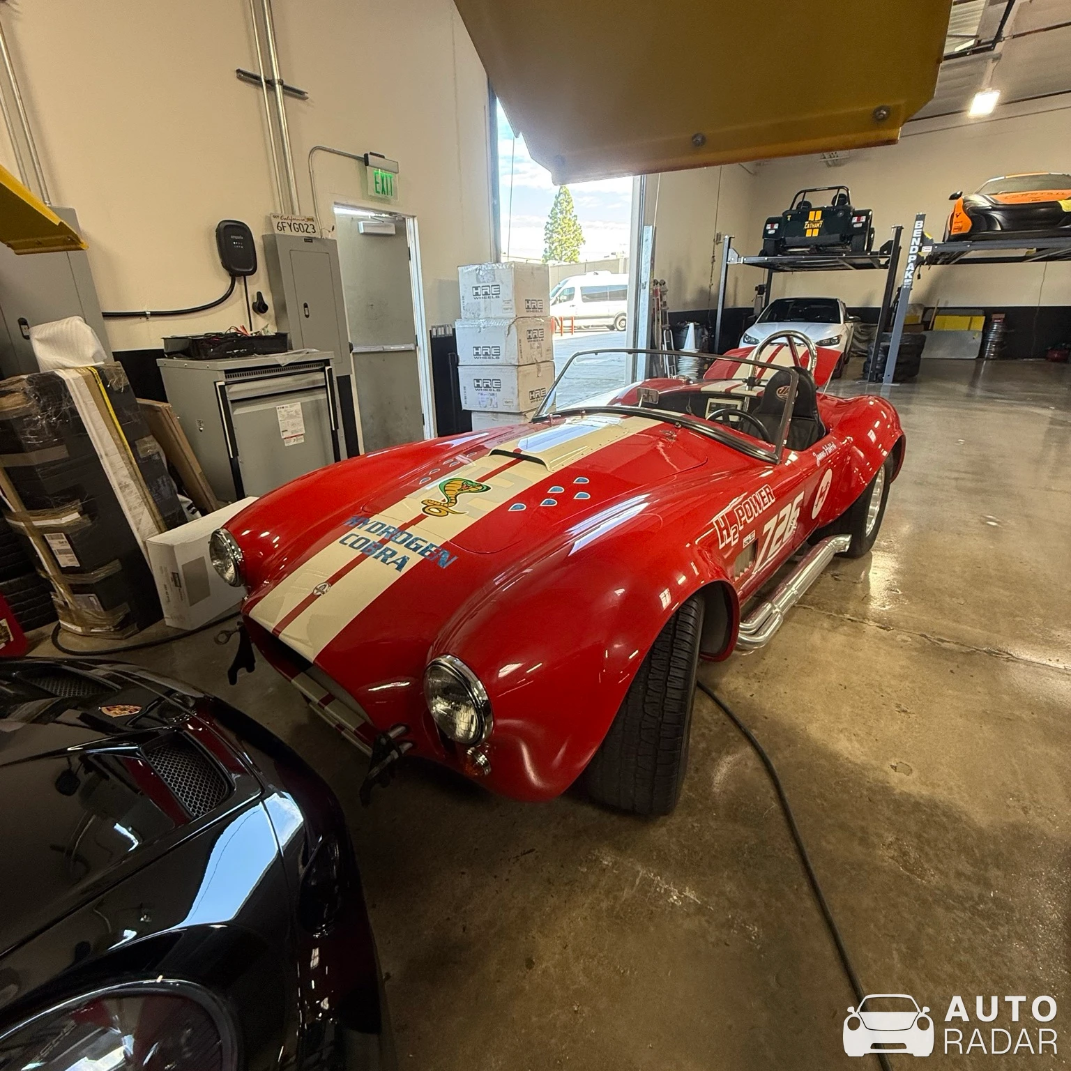 Shelby Cobra 427 'H2 Power' spotted in Santa Ana, United States