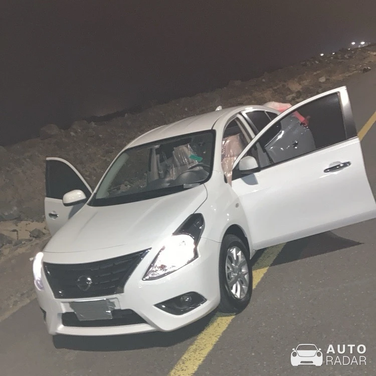 Nissan Navara spotted in المدينة المنورة, السعودية