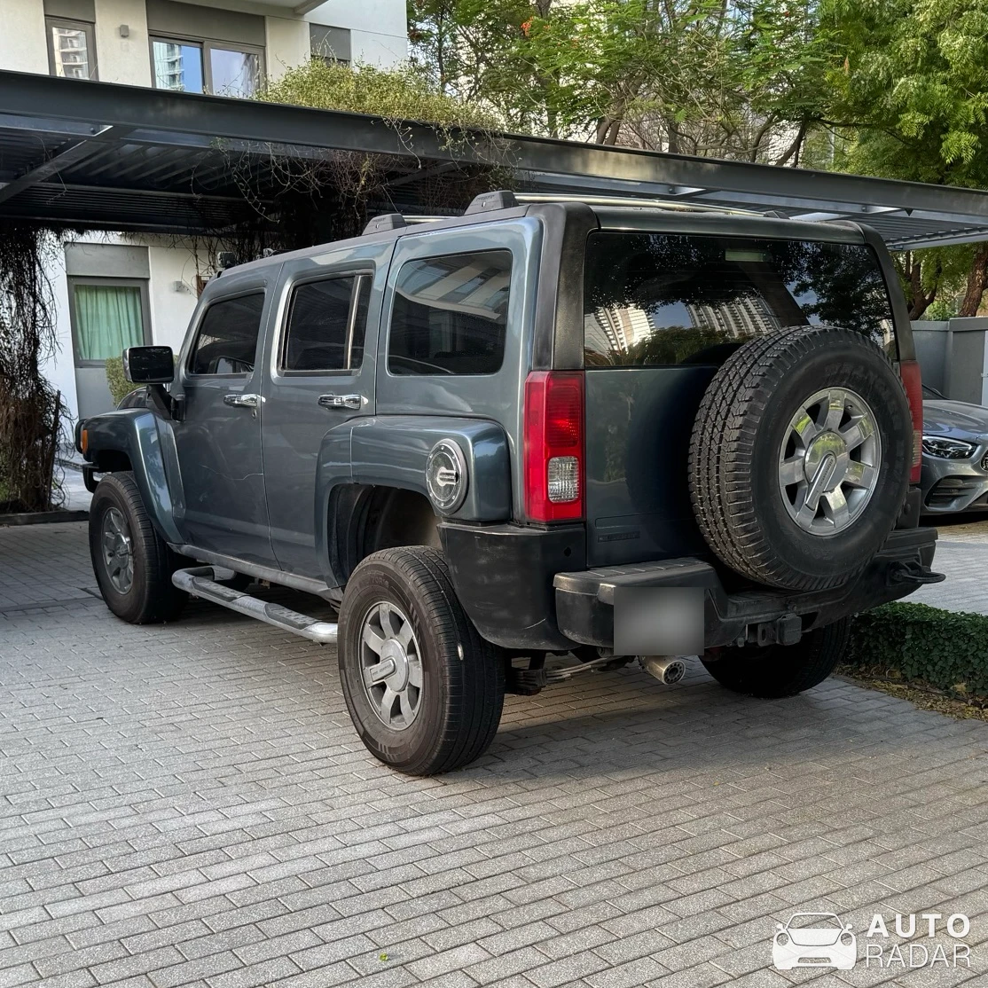 Hummer H3 spotted in Dubai
