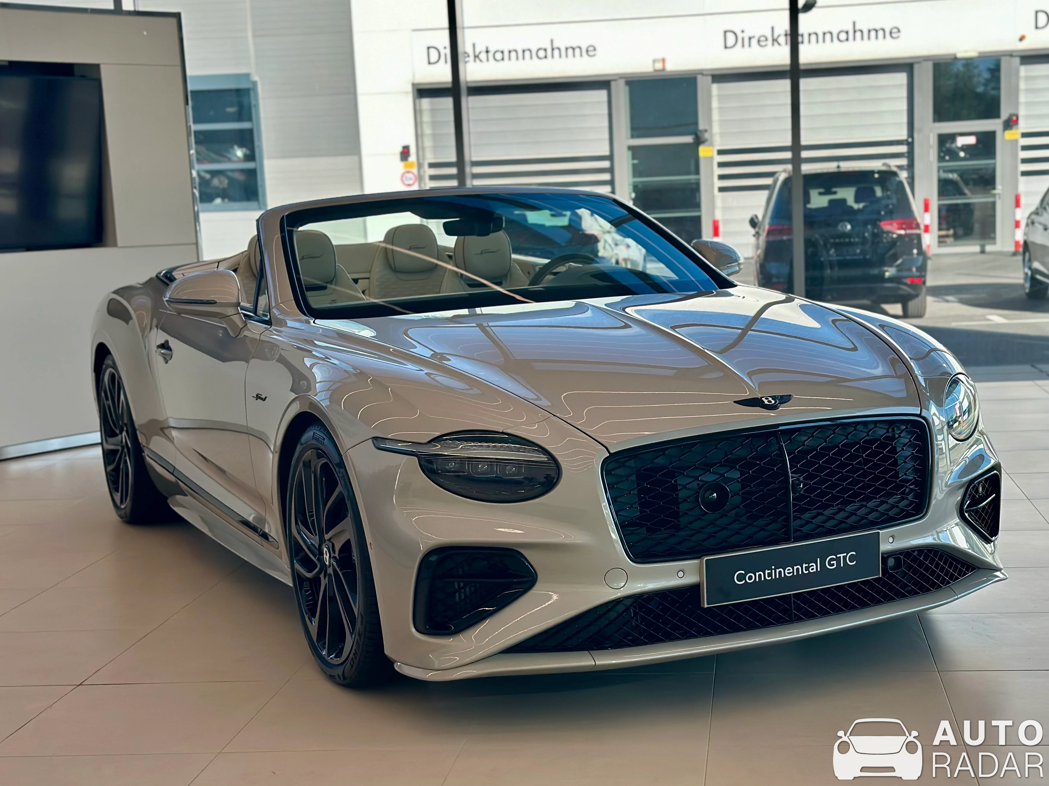 Bentley Continental GTC 2025 spotted in Wien