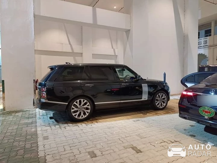 Land Rover Range Rover Vogue spotted in Dhaka, Bangladesh