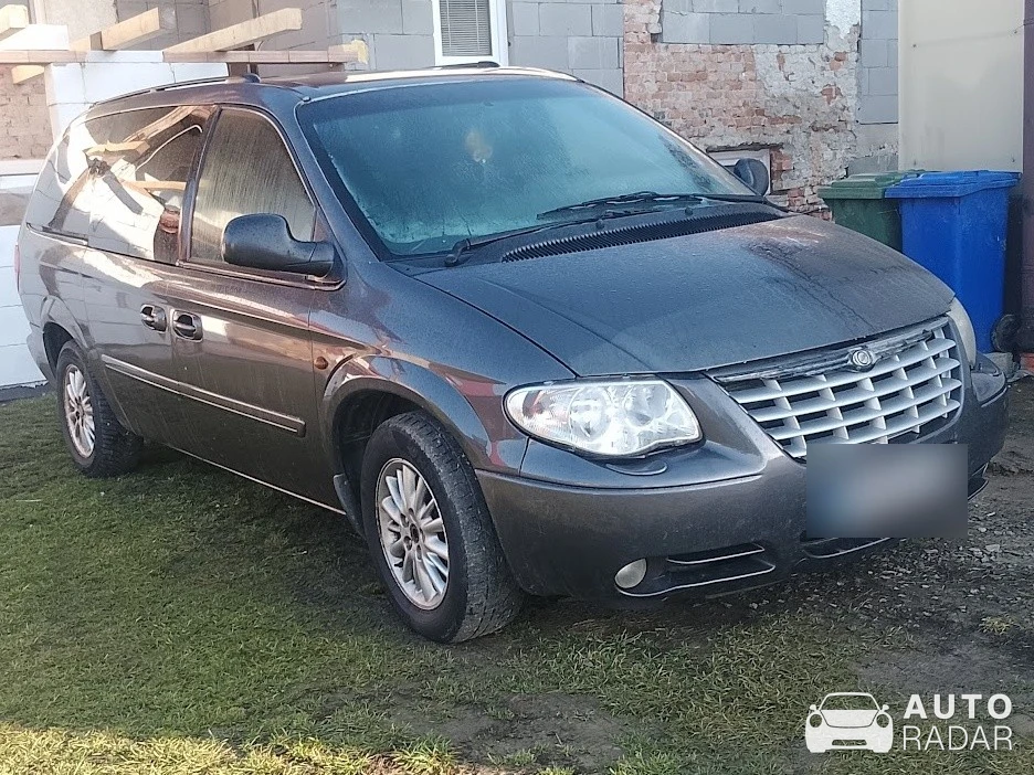 Chrysler Voyager spotted in Pakostov