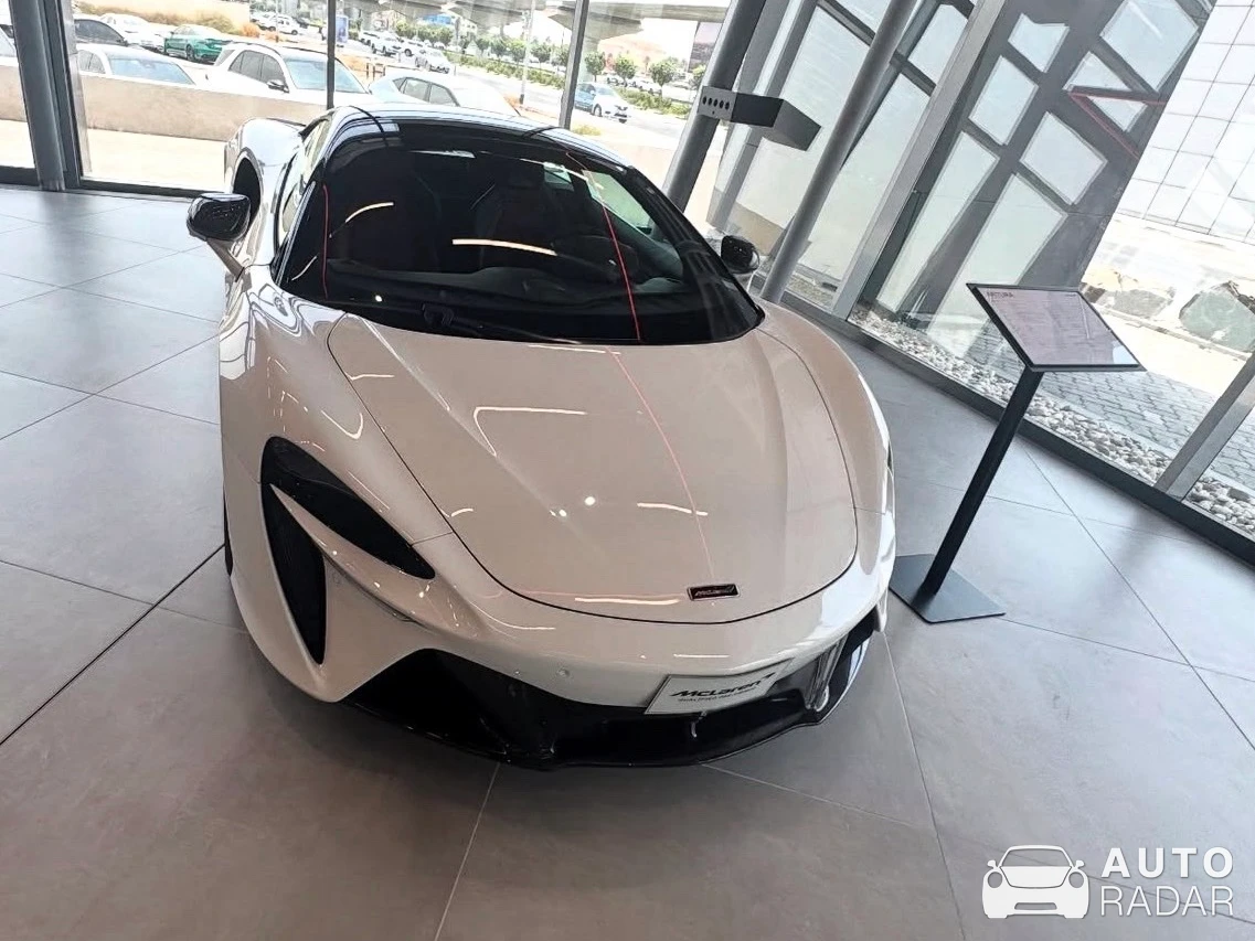 McLaren Artura spotted in Margate City