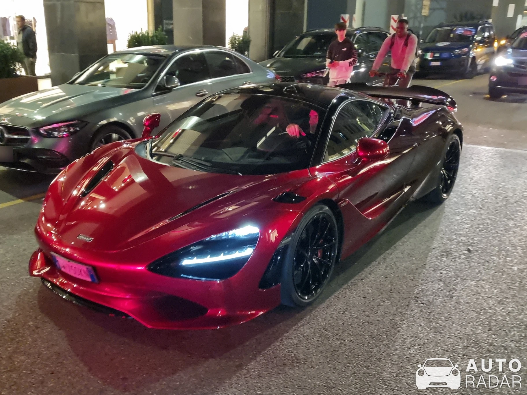 McLaren 750S spotted in Milano, Italia