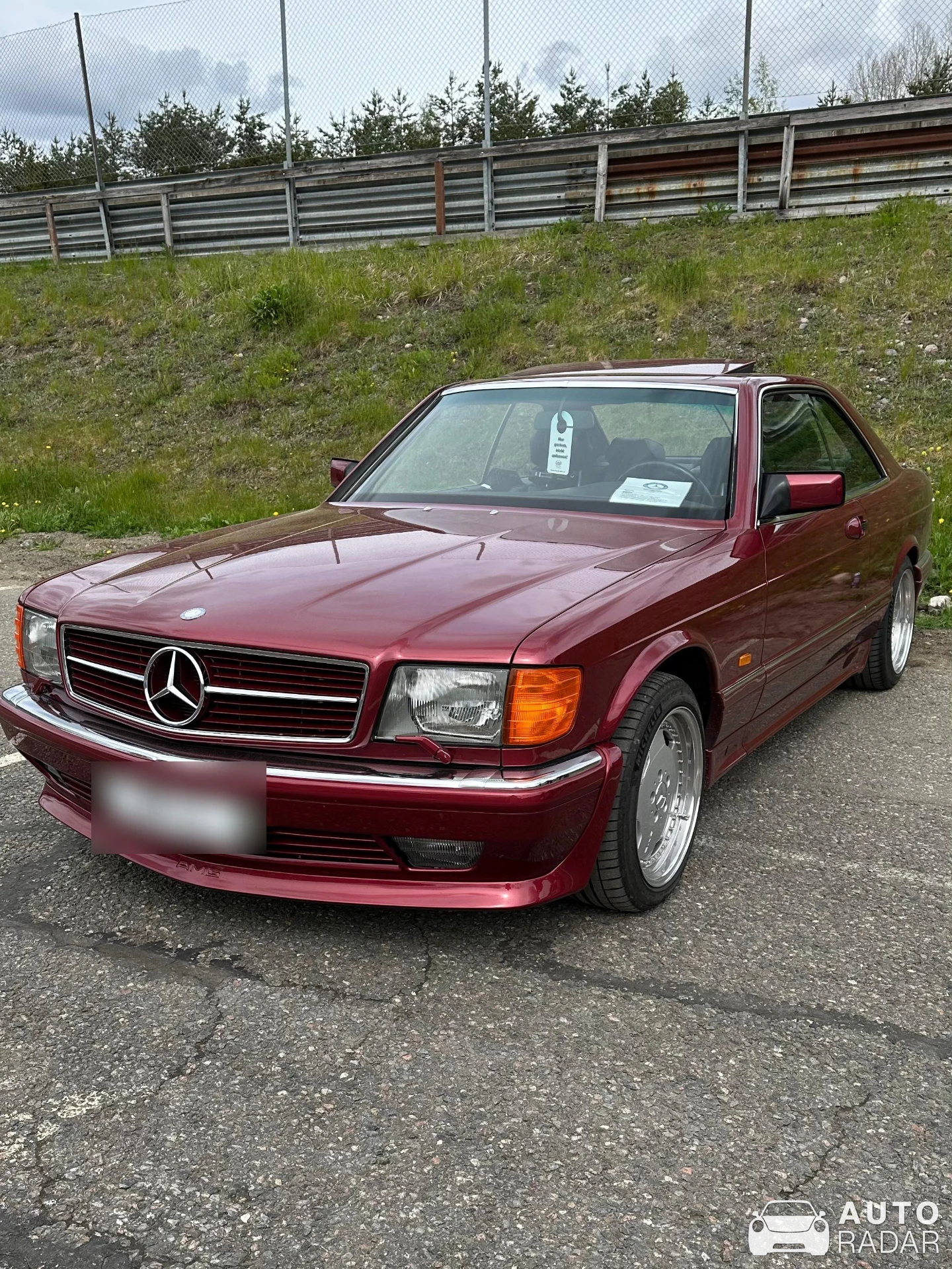 Mercedes-Benz 560 SEC spotted in Hämeenlinna