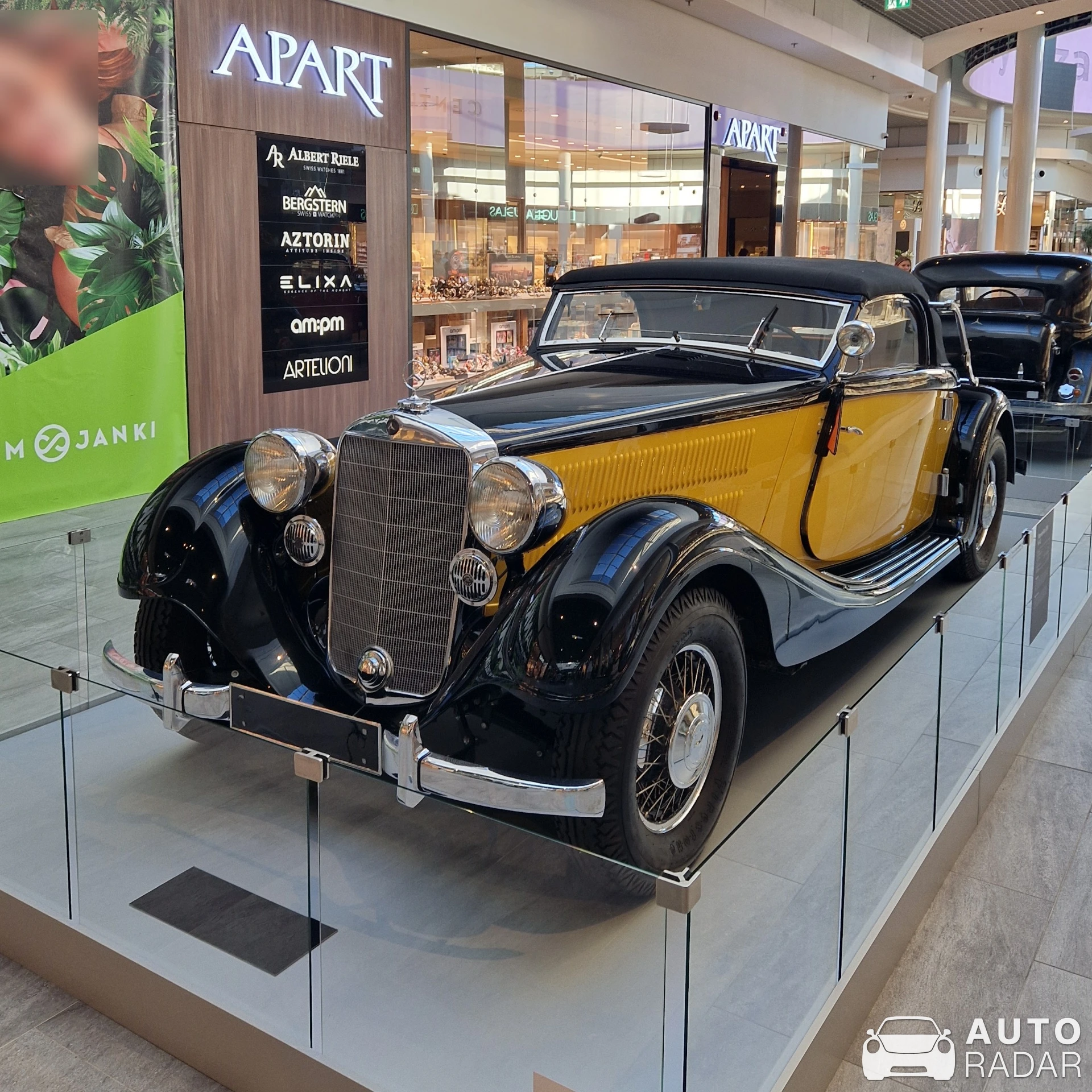 Mercedes-Benz 320A spotted in Janki