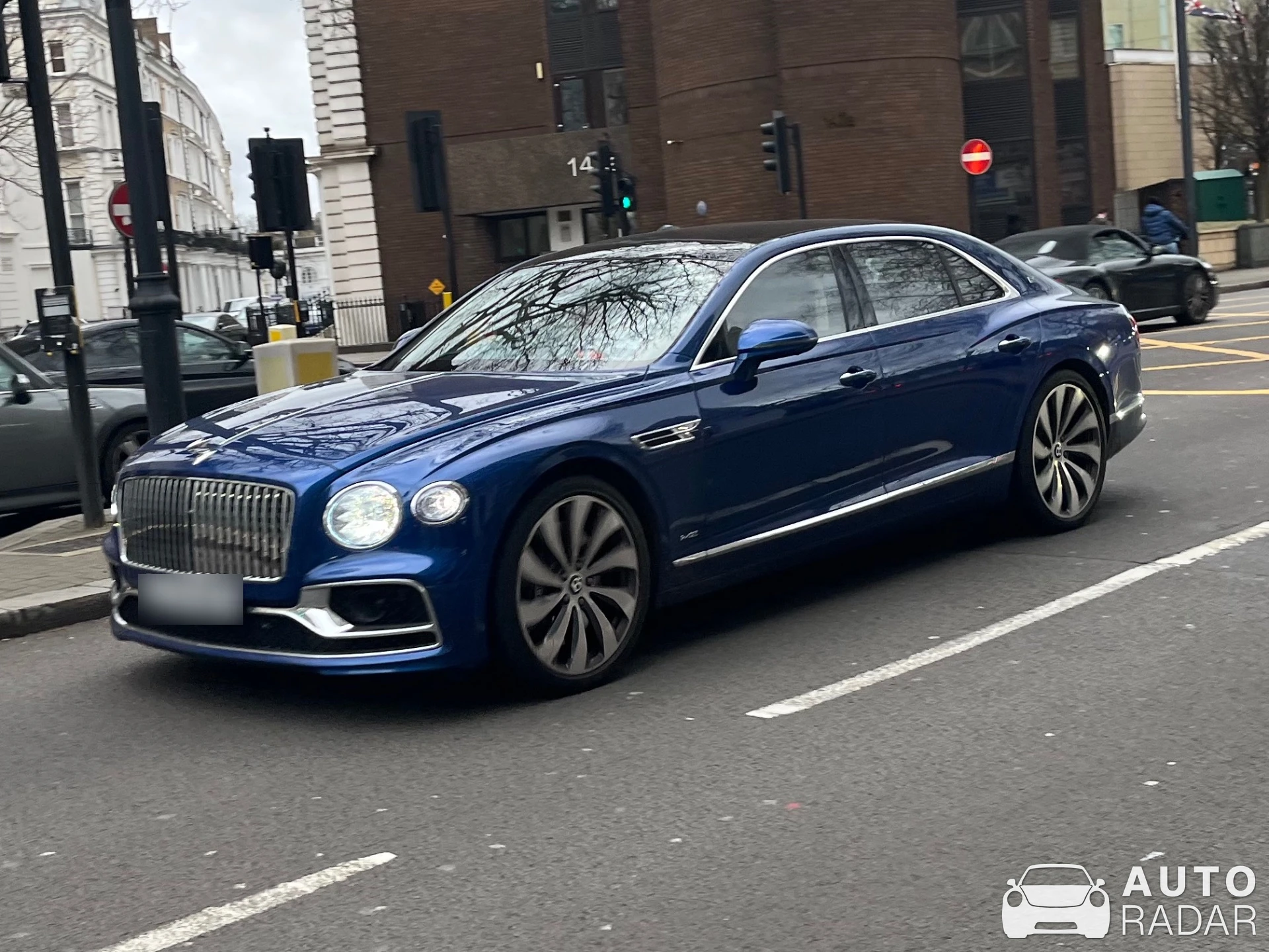 Bentley Flying Spur V8 spotted in Greater London, Regno Unito