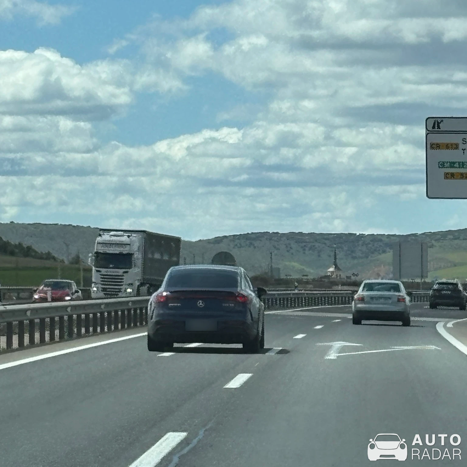 Mercedes-Benz EQS 53 spotted in Santa Cruz de Mudela
