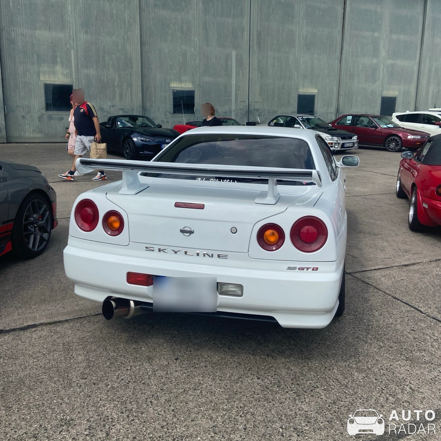 Nissan Skyline R34 25GT Turbo spotted in Mendig