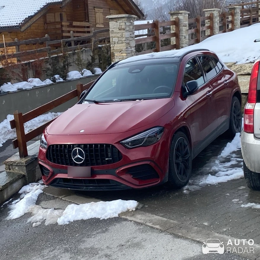 Mercedes-AMG GLA 45 S 4MATIC+ H247 spotted in Cesana Torinese