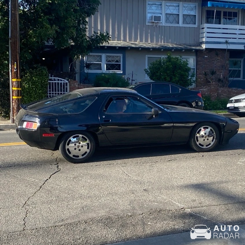 Porsche 928 spotted in Los Angeles, United States