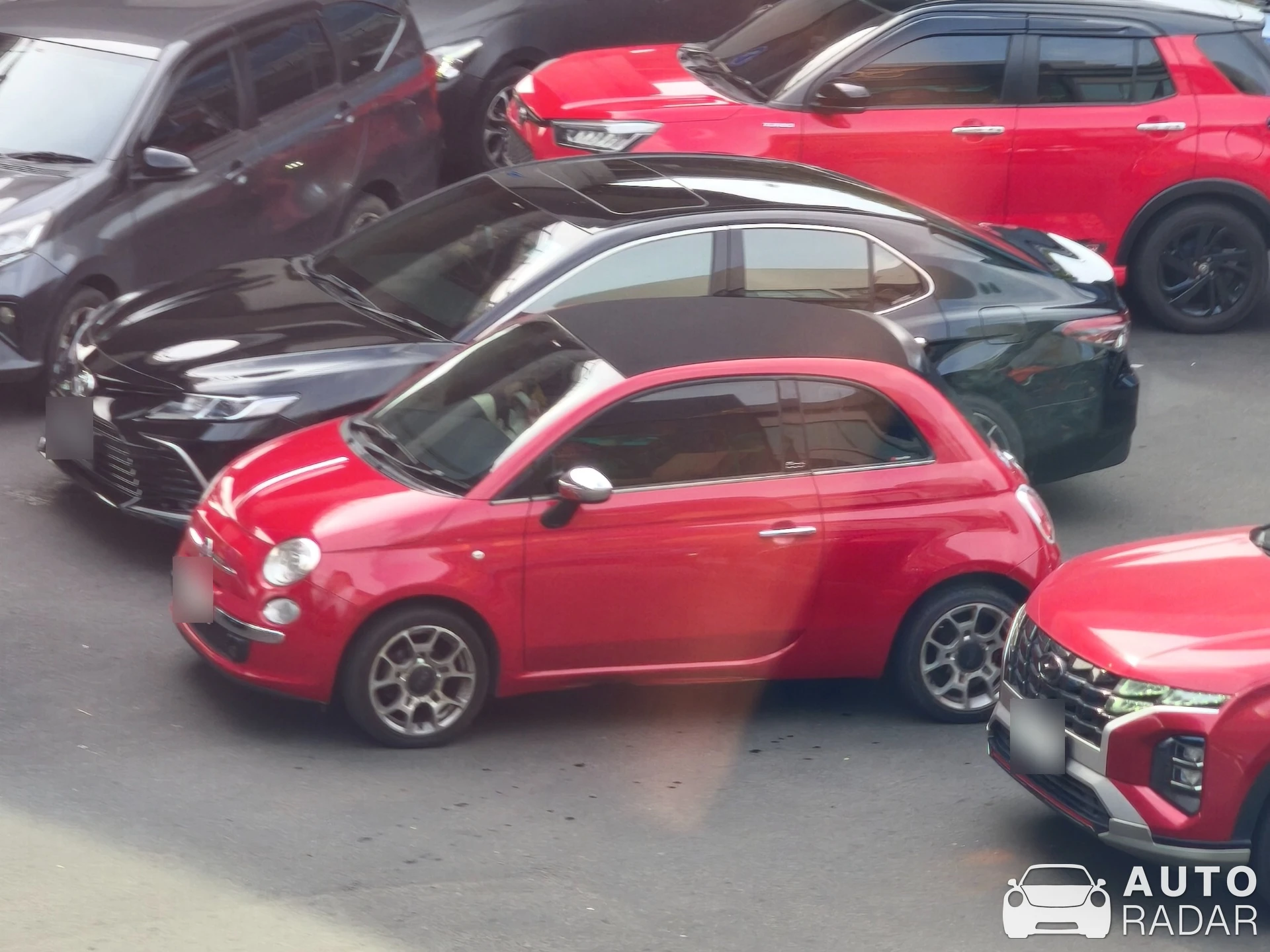 Fiat 500 Cabriolet spotted in Jakarta, Indonesia