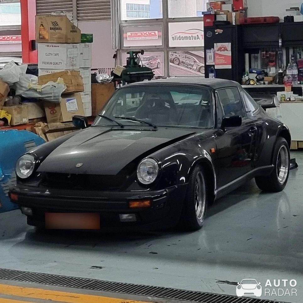 Porsche 930 Turbo Targa spotted in Singapore