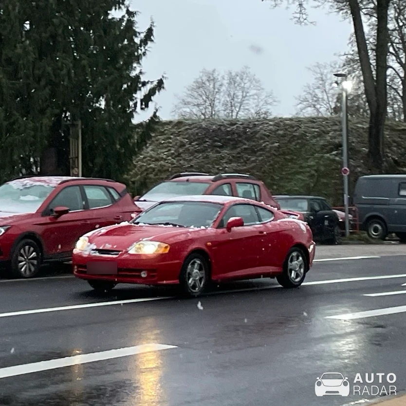 Hyundai Coupé 2000 spotted in Toul, France