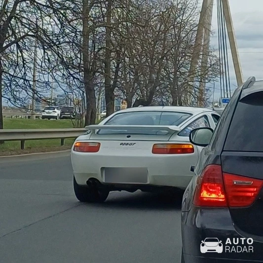 Porsche 928 GT spotted in Riga