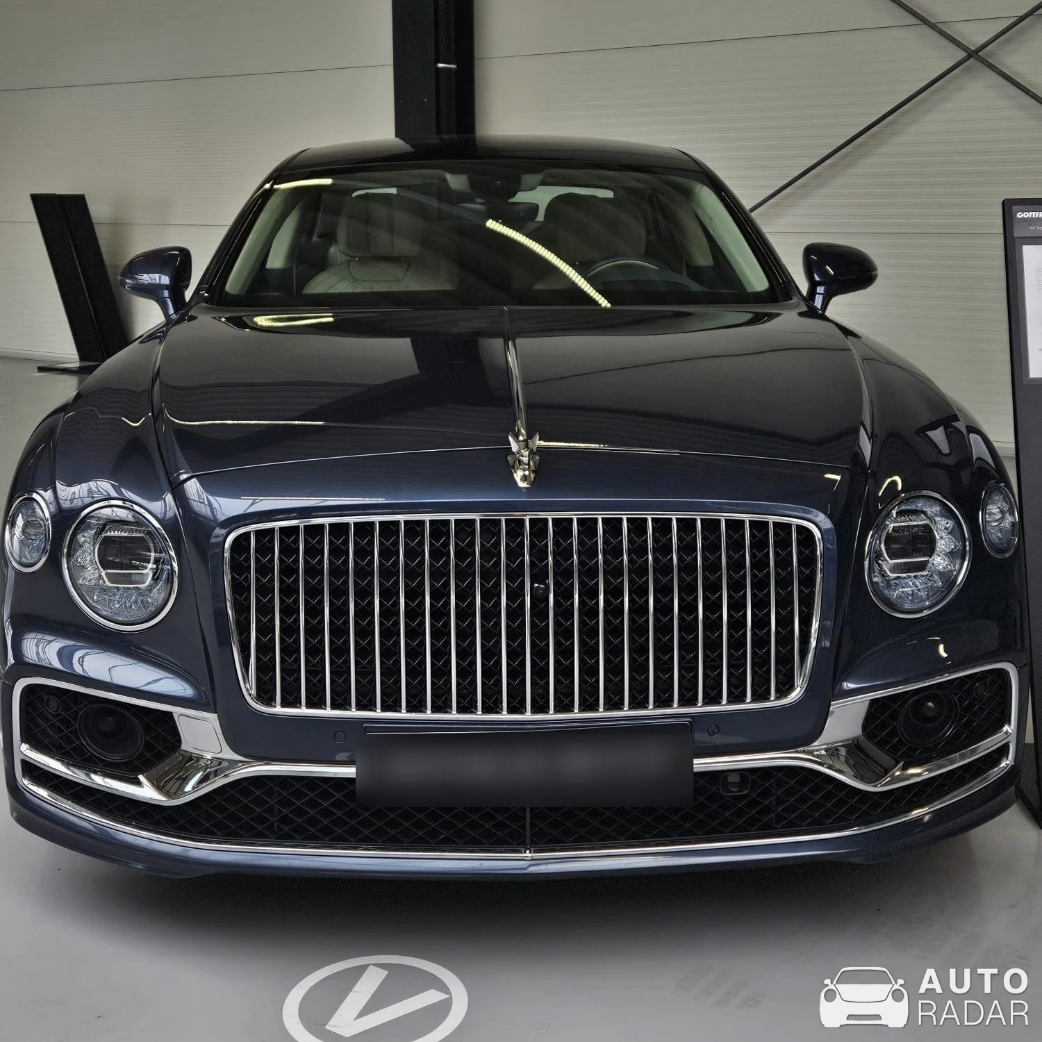 Bentley Flying Spur Hybrid spotted in Münster, Deutschland
