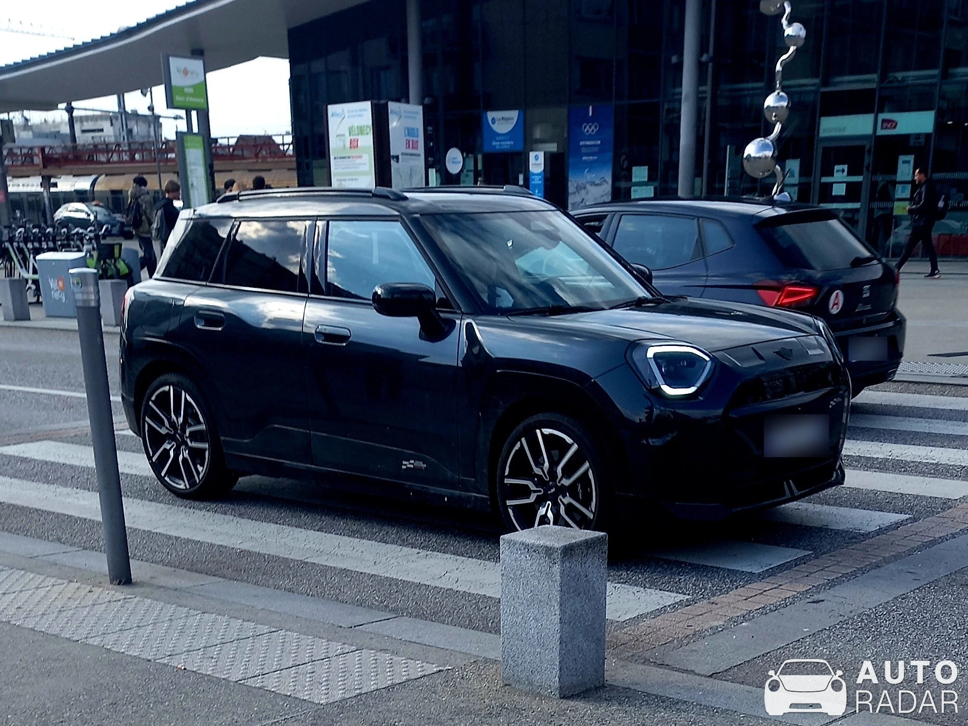 Mini U25 Countryman John Cooper Works spotted in Annecy