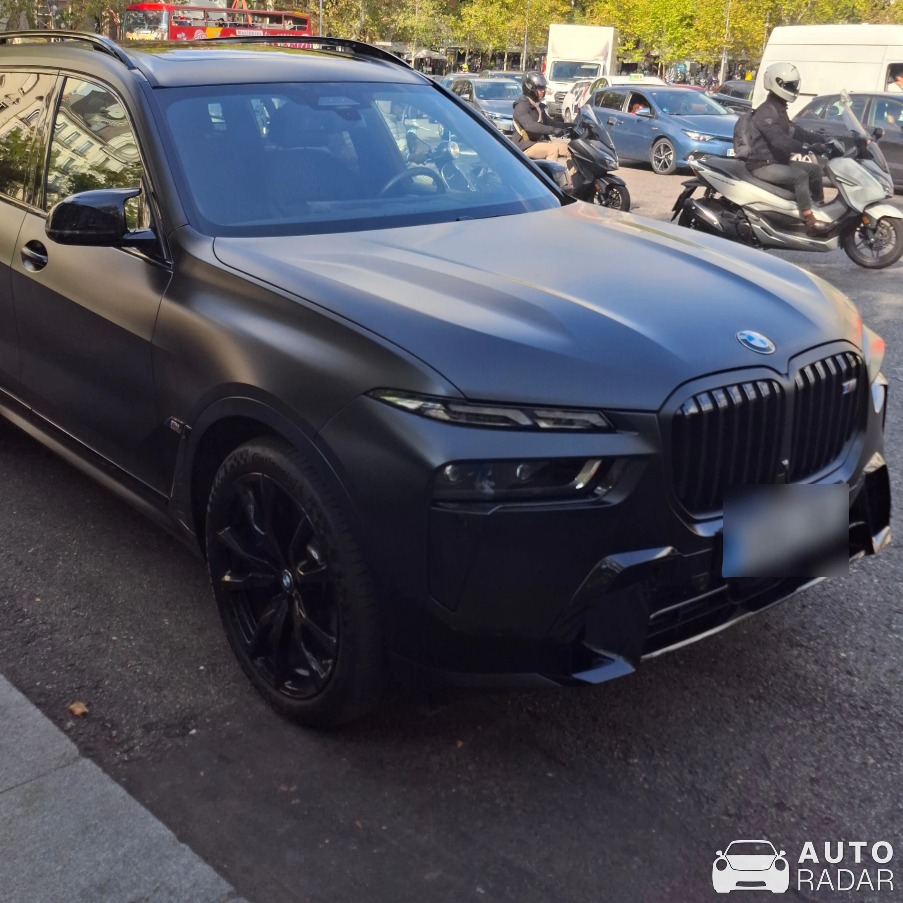 BMW X7 M60i xDrive G07 spotted in Madrid, Spain