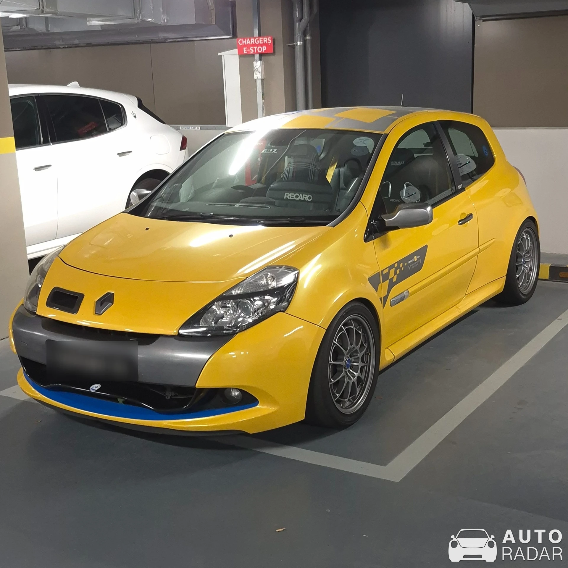 Renault Clio RS F1 Team R27 spotted in Singapore