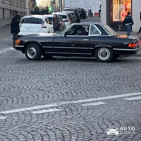 Mercedes-Benz SL 380 R107 spotted in Paris, France