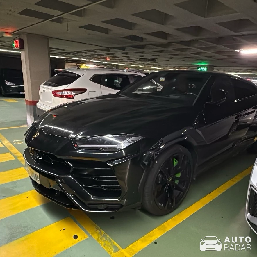 Lamborghini Urus spotted in Valladolid, España