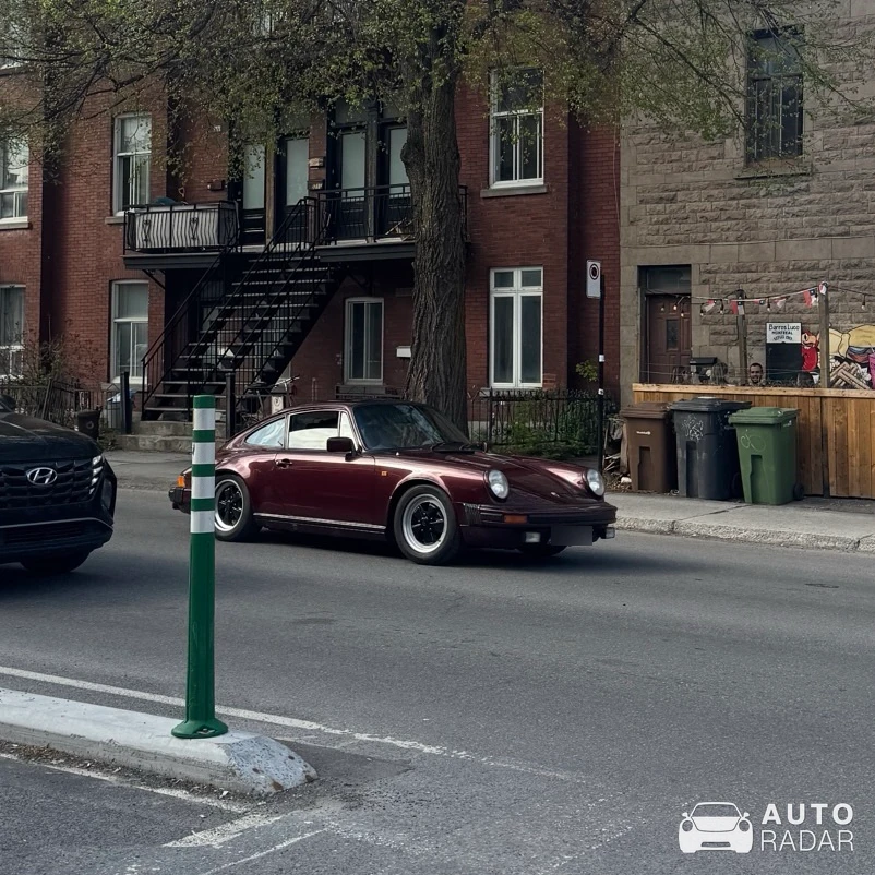 Porsche 911 Carrera 3.0 spotted in Montréal