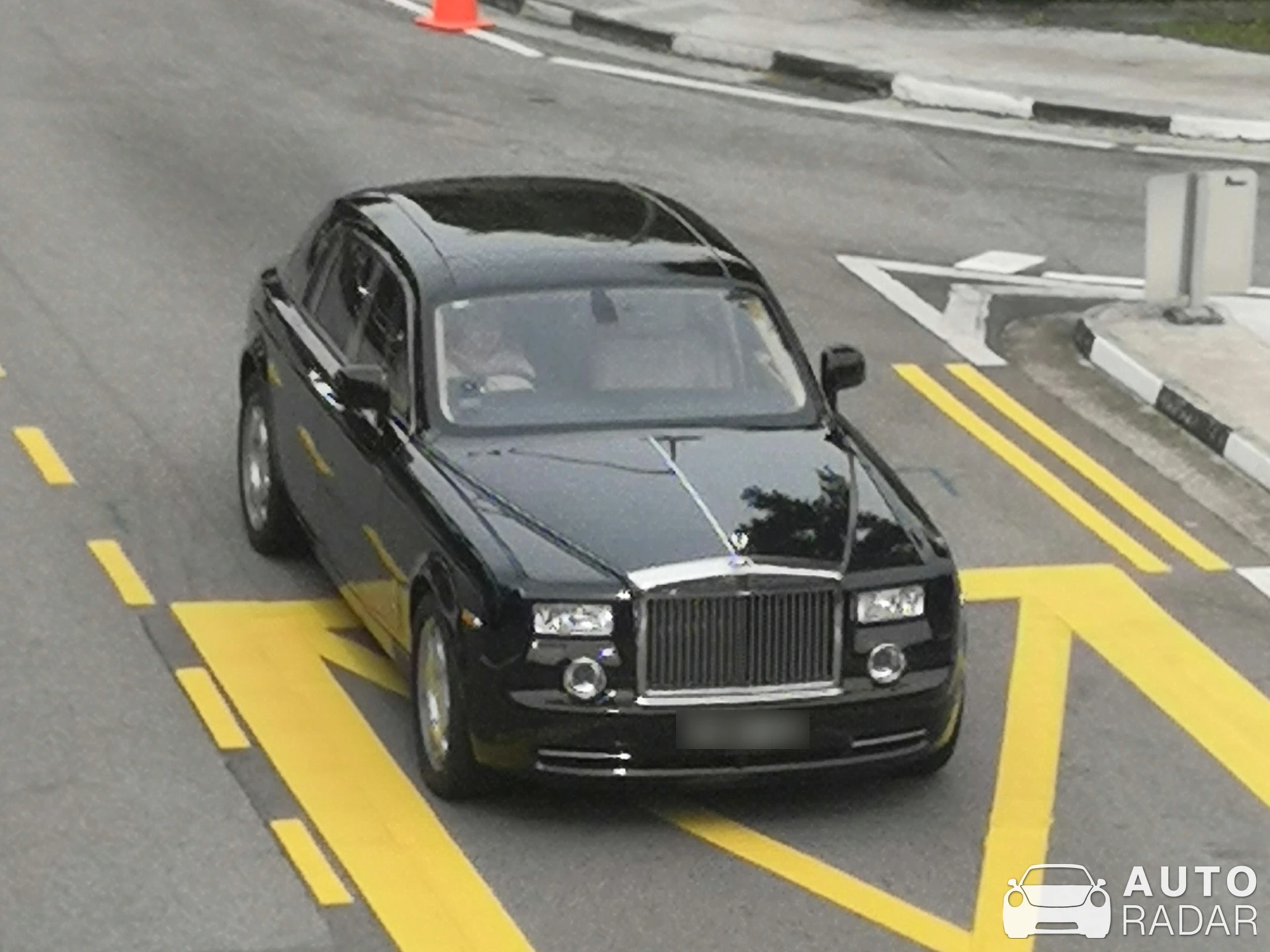 Rolls-Royce Phantom VIII EWB spotted in Singapore