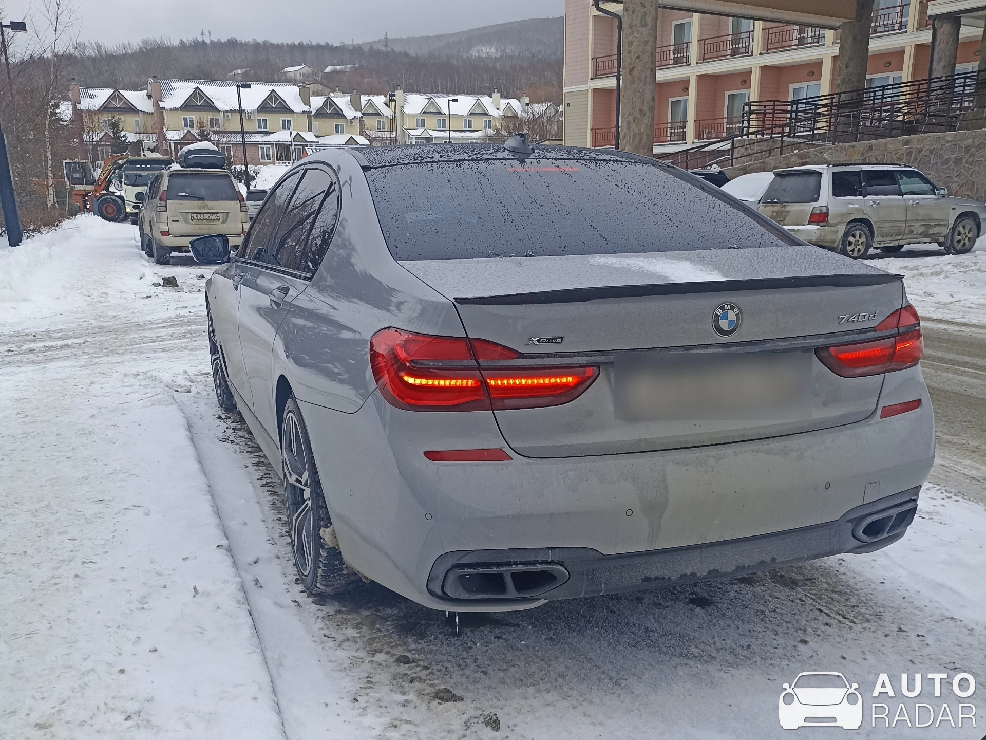 BMW M760Li xDrive spotted in Yuzhno-Sakhalinsk, Russia