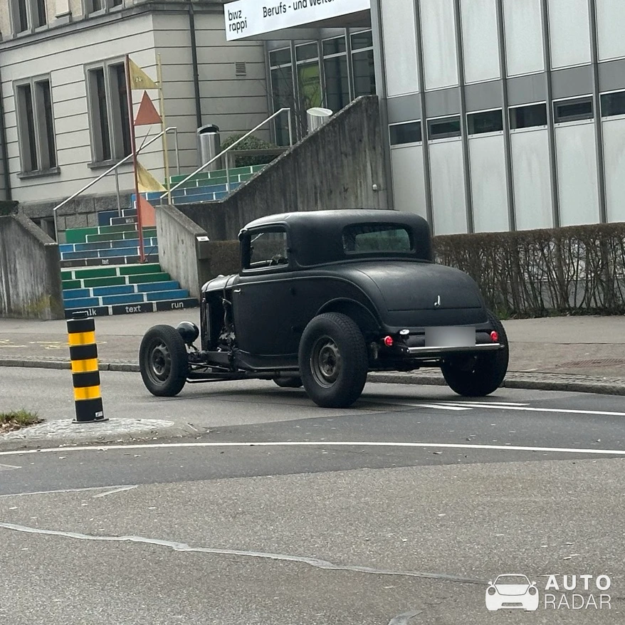 Ford 1933 3-Window Coupe Hot Rod spotted in Rapperswil-Jona, Schweiz