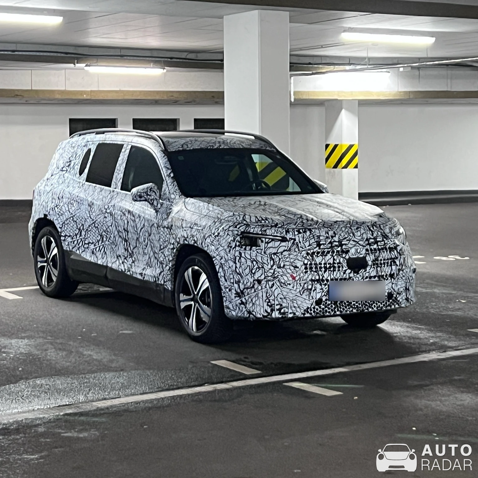 Mercedes-Benz EQE spotted in Leonberg