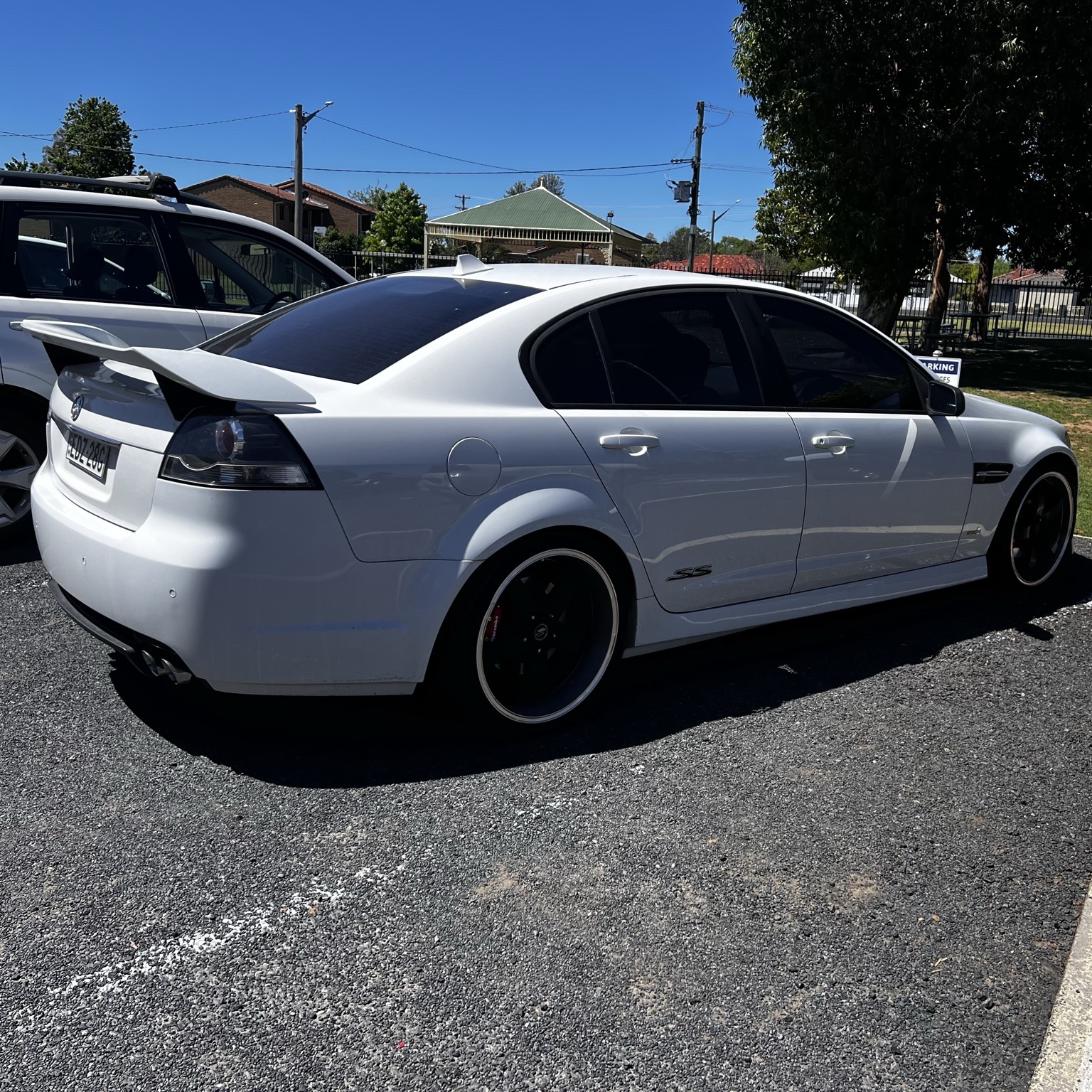 Holden VF Commodore SS V