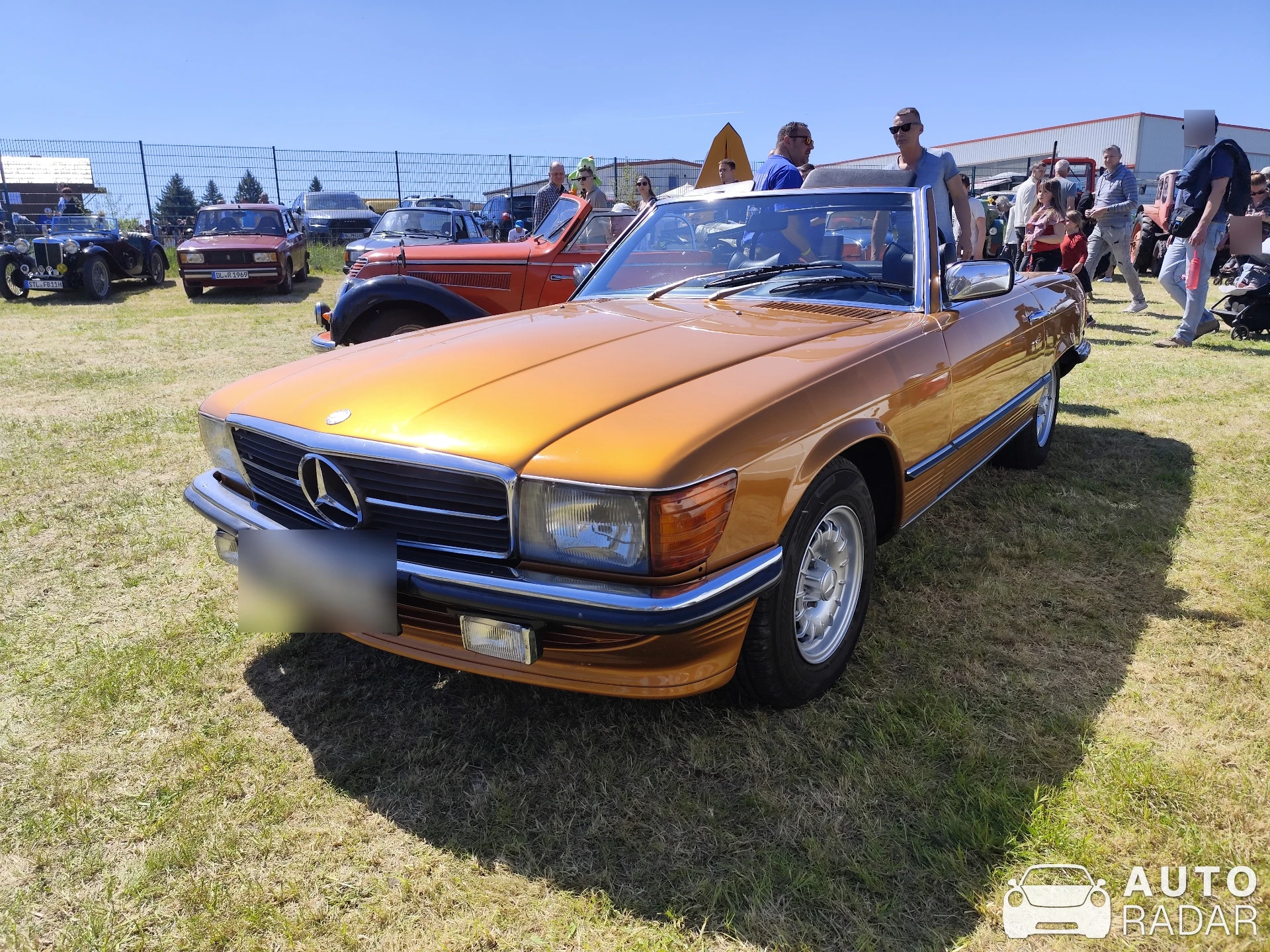 Mercedes-Benz 350SL R107 spotted in Hartmannsdorf