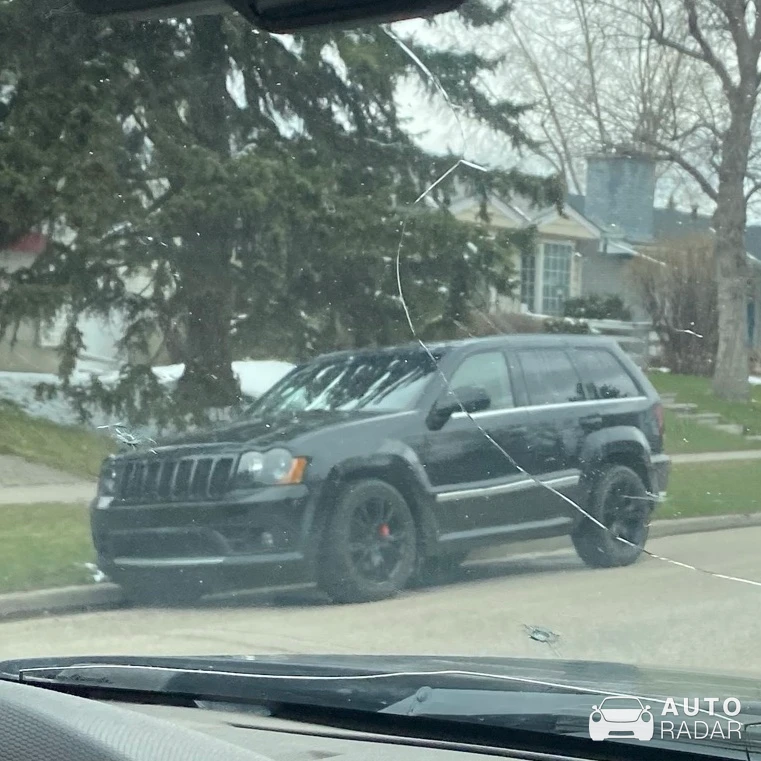 Jeep Grand Cherokee SRT-8 2005 spotted in Calgary