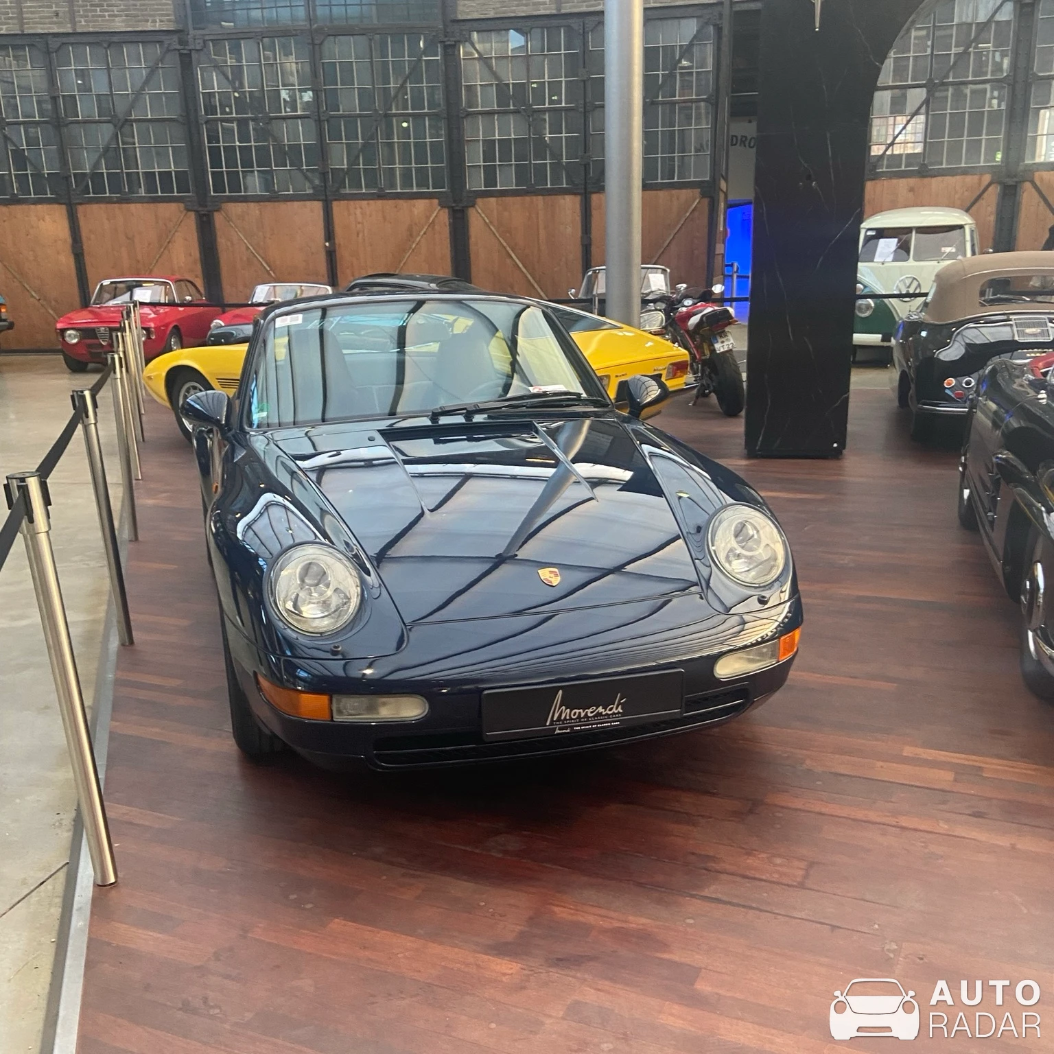 Porsche 993 Carrera Cabriolet spotted in Düsseldorf, Deutschland