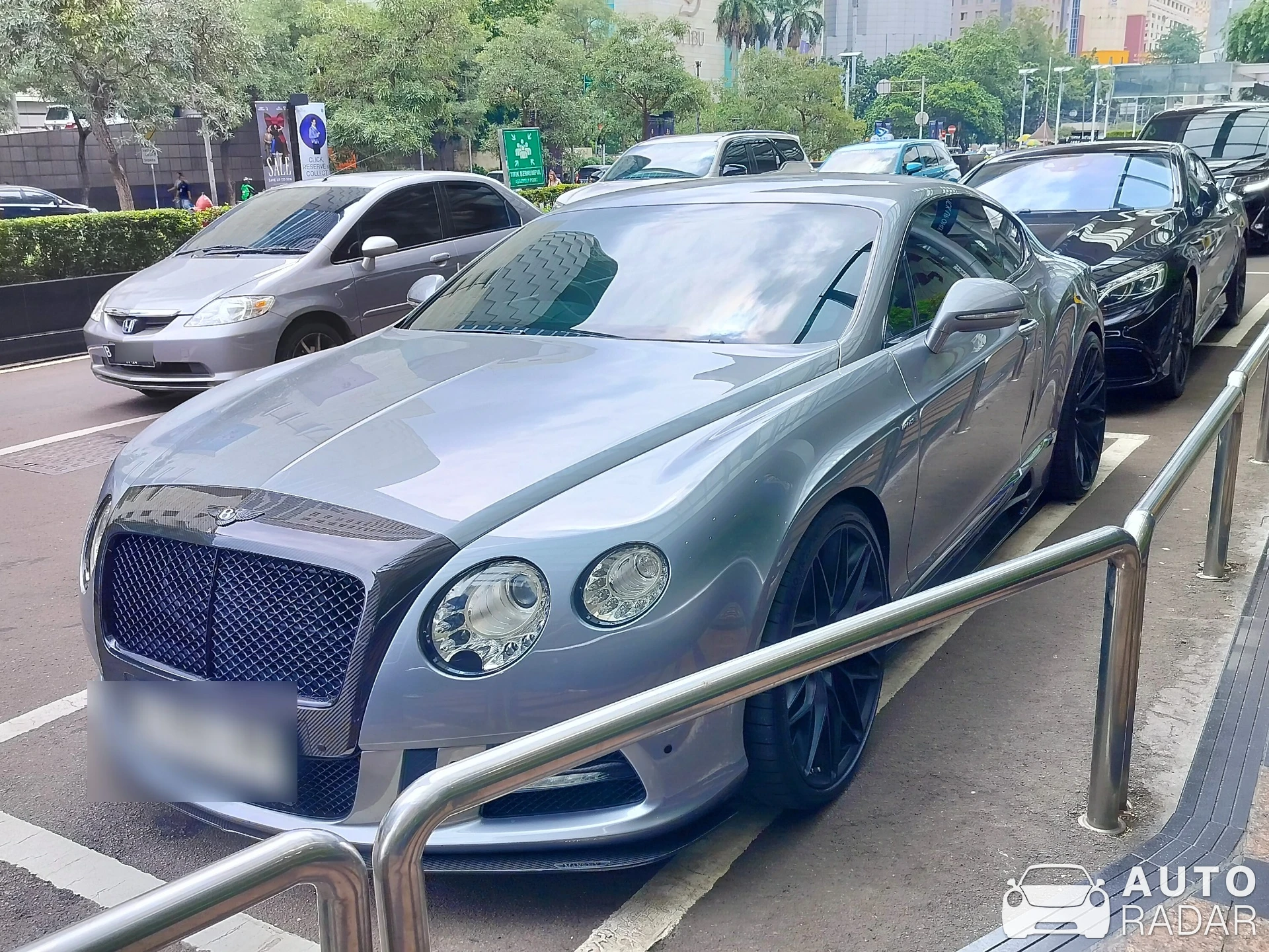 Bentley Continental GT spotted in Kota Jakarta Pusat, Indonesia