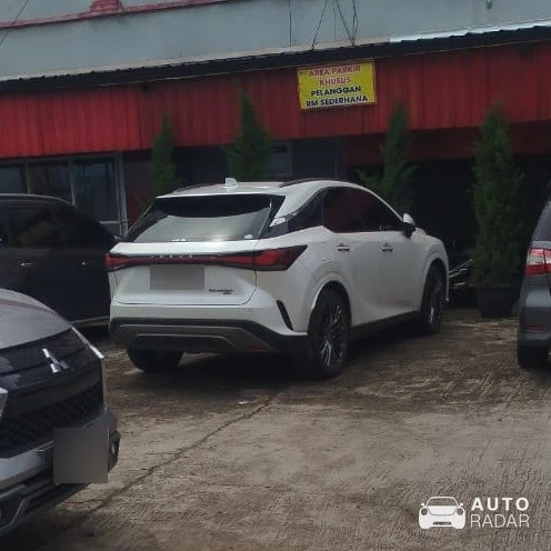 Lexus RX 350 spotted in Banyumas, Indonesia