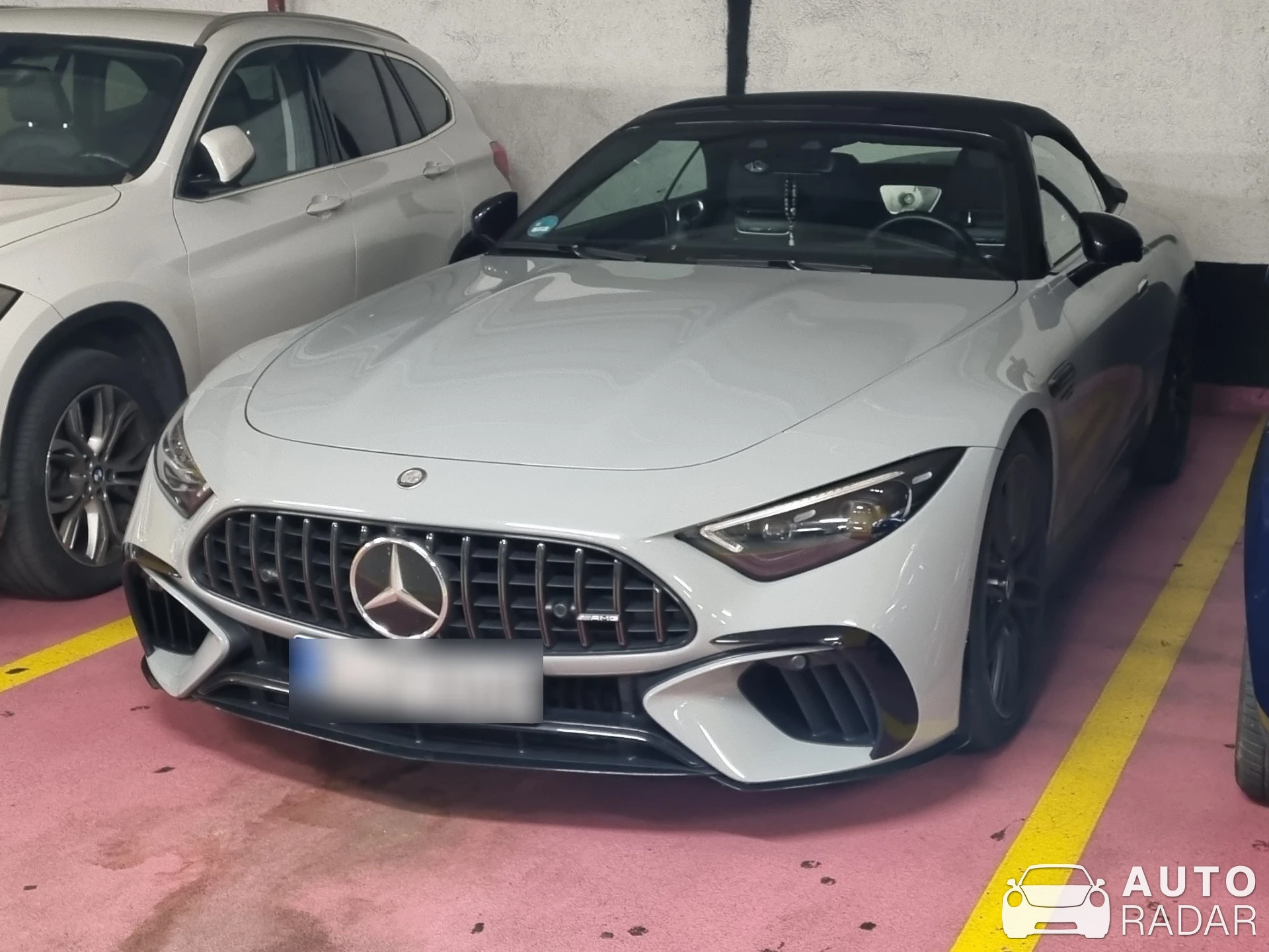 Mercedes-AMG SL 43 R232 spotted in Milano, Italia