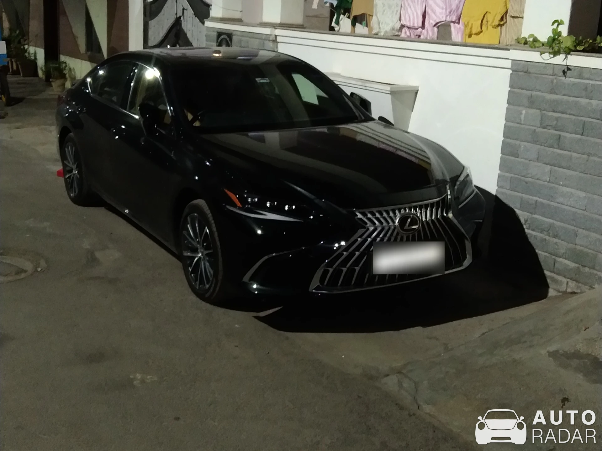 Lexus ES 300h spotted in Bengaluru