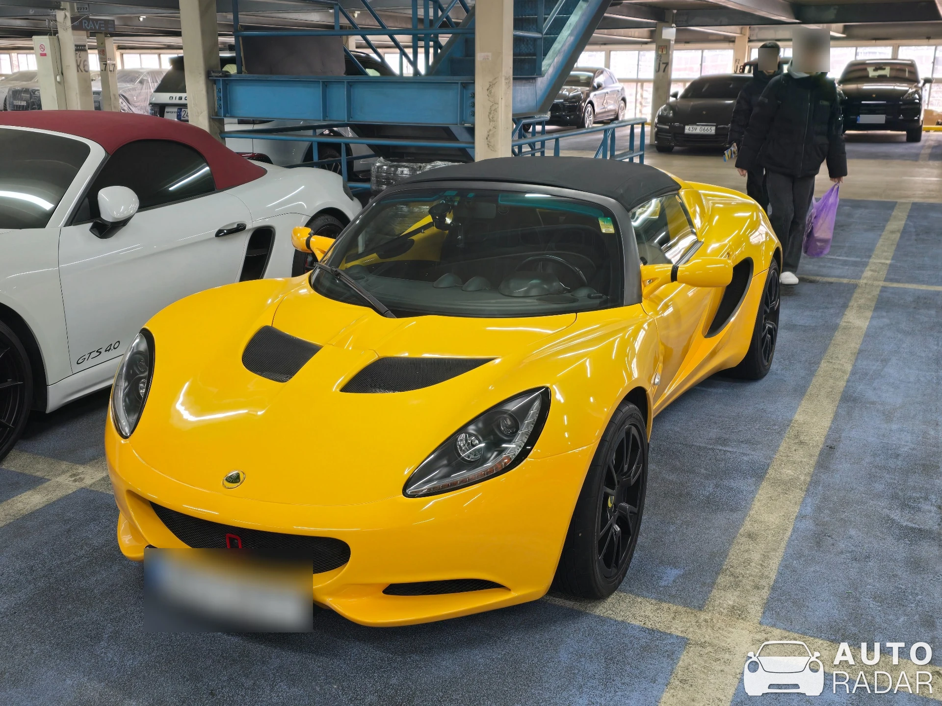 Lotus Elise S2 S spotted in Seocho District, South Korea