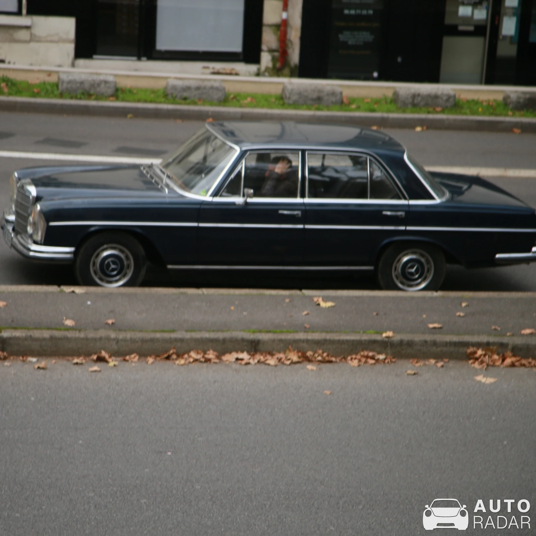 Mercedes-Benz 300 SEL 6.3 spotted in Boulogne-Billancourt, France