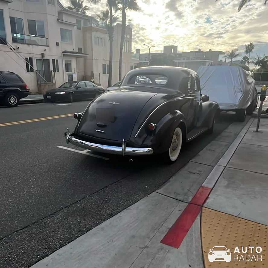 Chrysler Royal spotted in Hermosa Beach