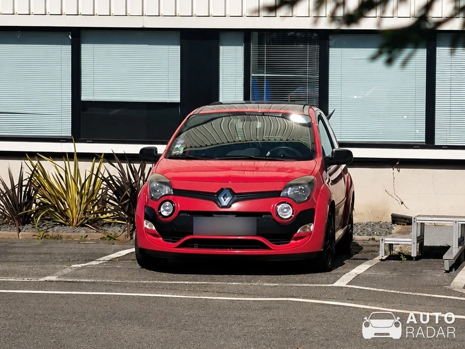 Renault Twingo RS spotted in Viry-Châtillon, France