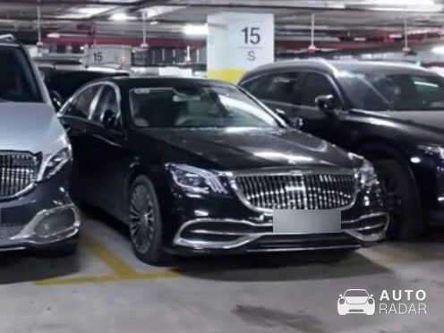 Mercedes-Benz S 65 AMG V221 spotted in Hanoi