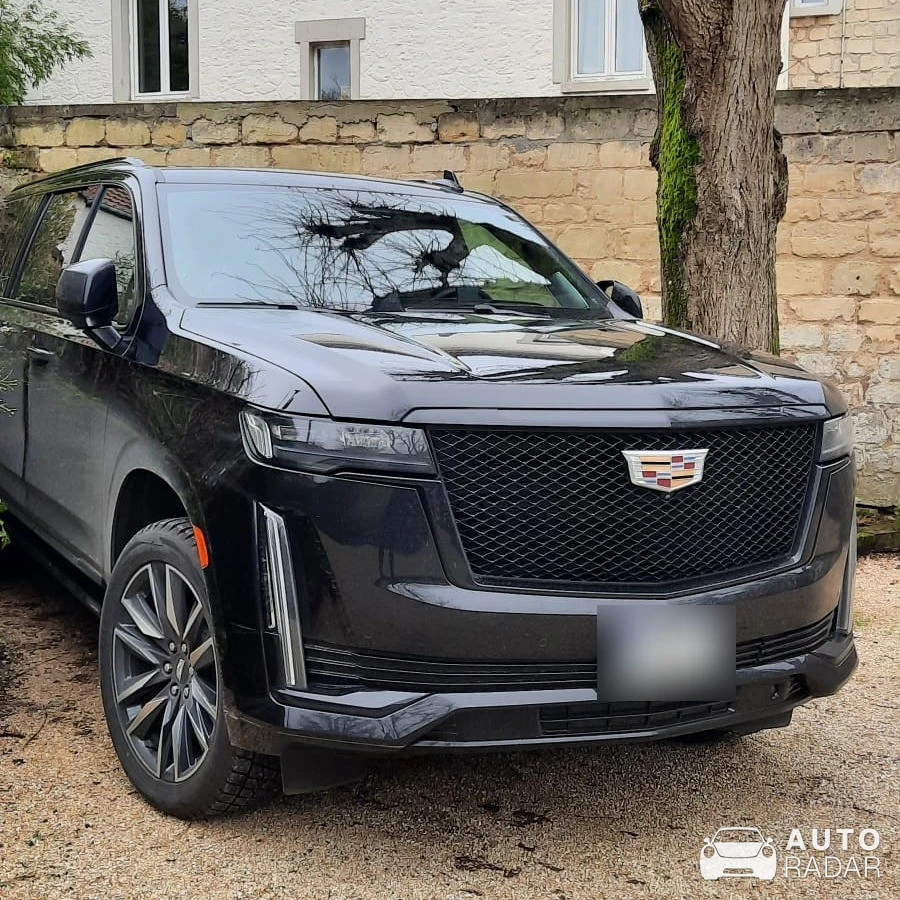 Cadillac Escalade spotted in Méry-sur-Oise, France
