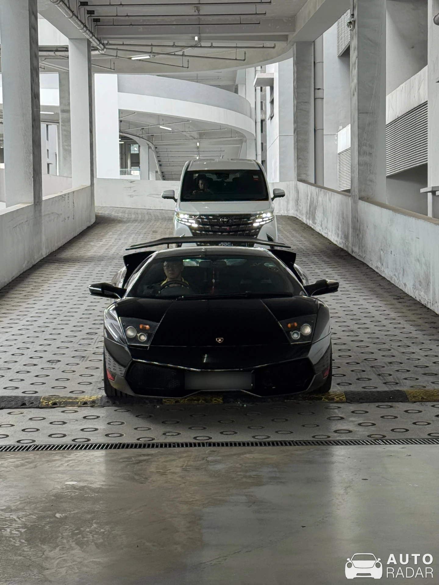 Lamborghini Murciélago LP670-4 SuperVeloce spotted in Singapore