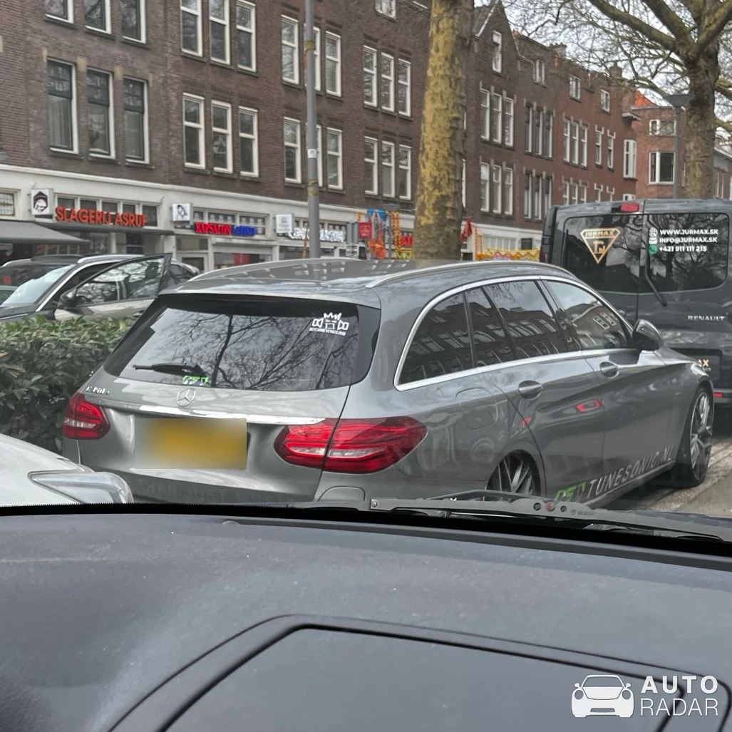 Mercedes-Benz C-Klasse Estate S205 spotted in Rotterdam