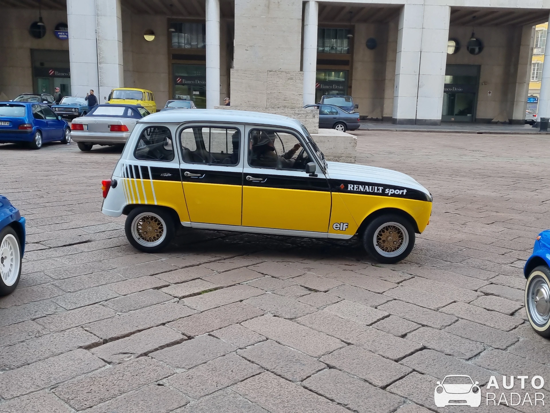 Renault 4L spotted in Milano