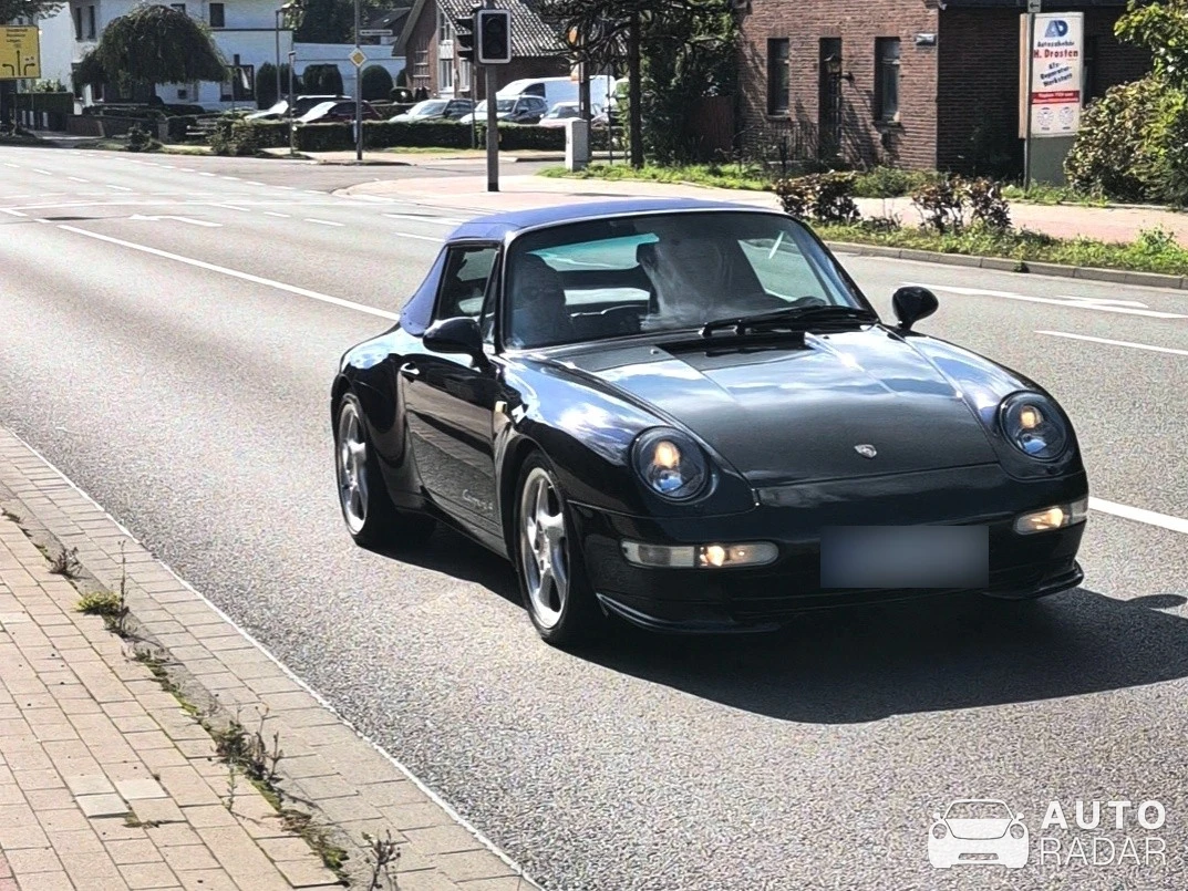 Porsche 993 Carrera 4 Cabriolet spotted in Haselünne