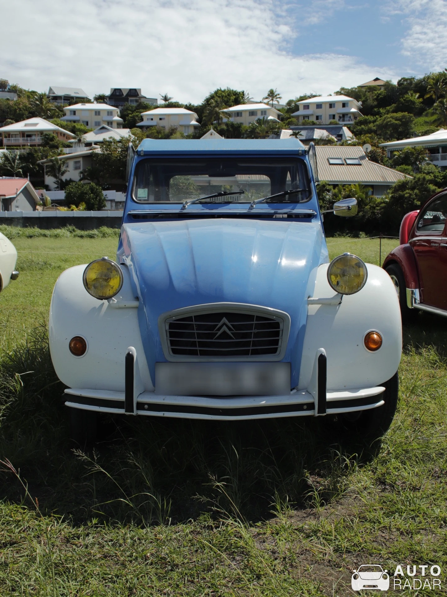 Citroën 2CV spotted in Nouméa