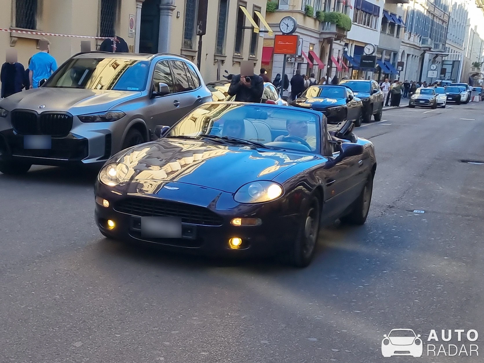 Aston Martin DB7 Volante spotted in Milano